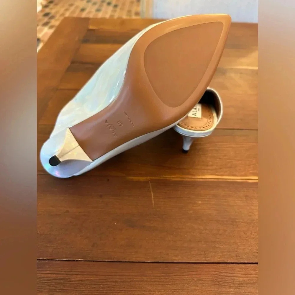 ALAIA 55MM LEATHER POINTY-TOE MULES WITH ANKLE STRAP IN WHITE - Picture 5 of 8